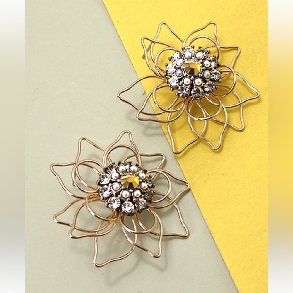 WIRED BLOOMING  DIAMOND STATEMENT FLOWER EARRINGS